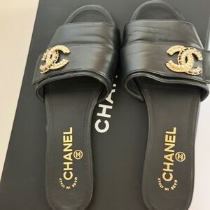 Chanel Lambskin Pearl Crystal CC Size 36 Black Sandals